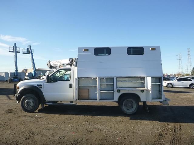 Image of Ford F-450 equipment image 4