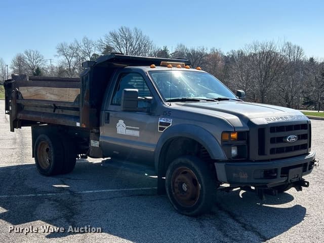 Image of Ford F-450 equipment image 2