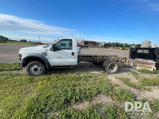 Image of Ford F-450 equipment image 1