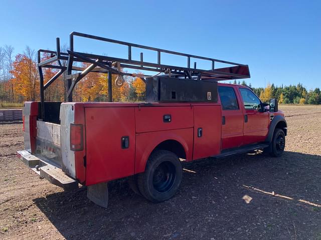 Image of Ford F-550 equipment image 4