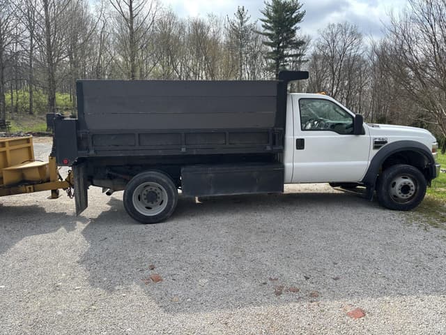 Image of Ford F-550 equipment image 3