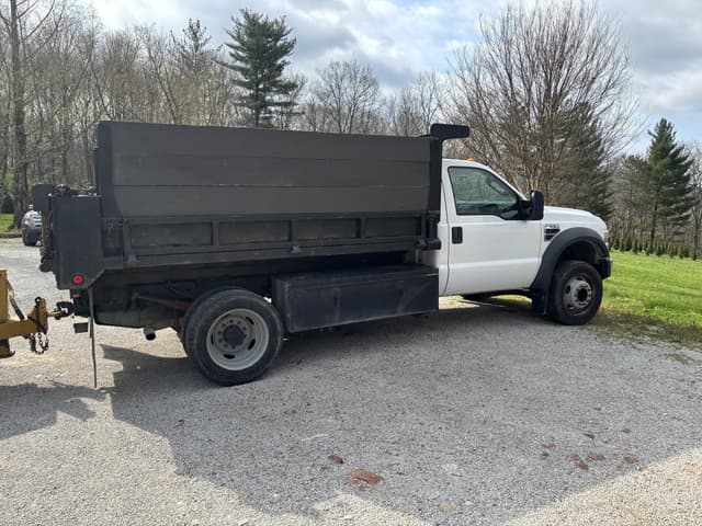 Image of Ford F-550 equipment image 2