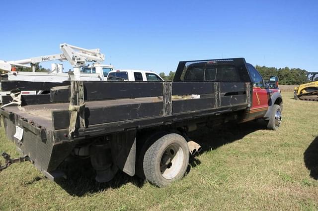 Image of Ford F-550 equipment image 2