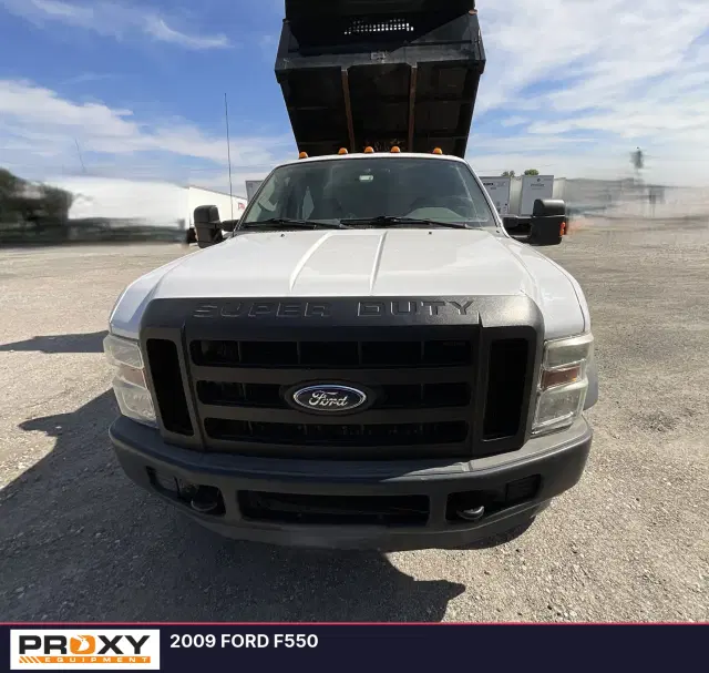 Image of Ford F-550 equipment image 2