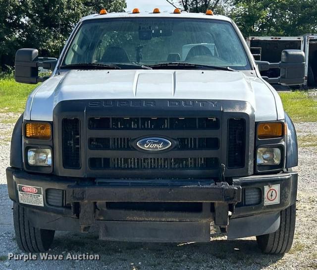 Image of Ford F-550 equipment image 1