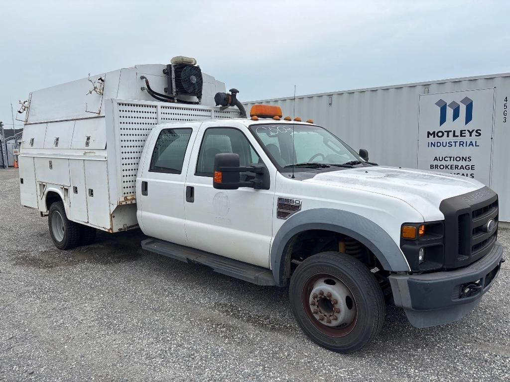 Image of Ford F-550 Primary image