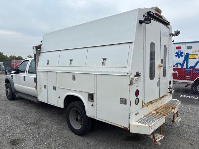 Image of Ford F-550 equipment image 2