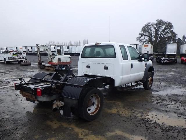 Image of Ford F-550 equipment image 3