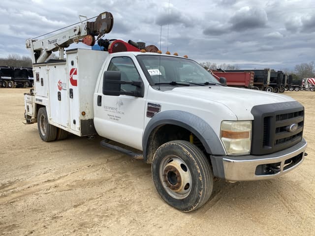 Image of Ford F-550 equipment image 3