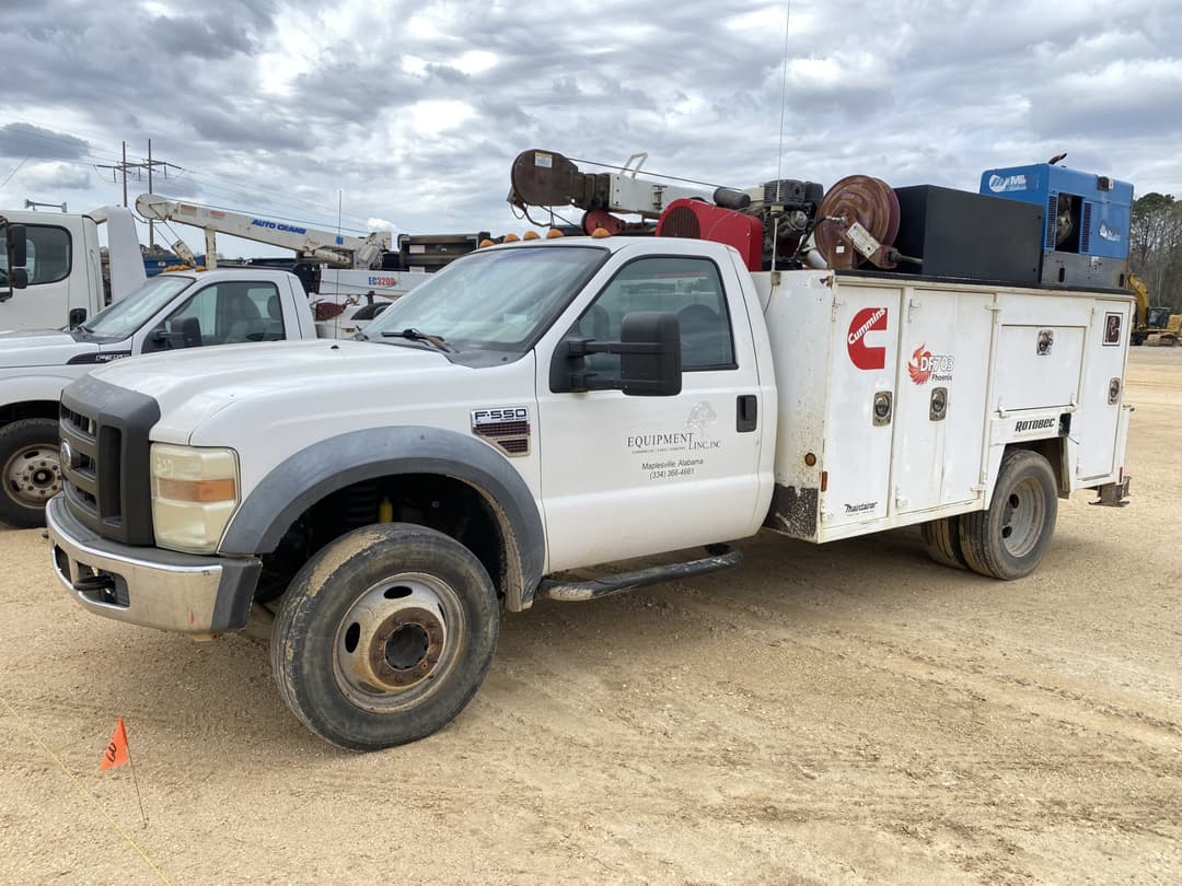 Image of Ford F-550 Primary image