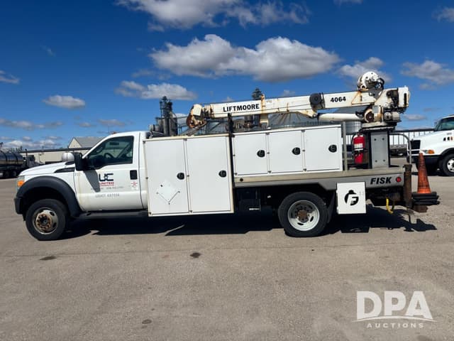 Image of Ford F-550 equipment image 3