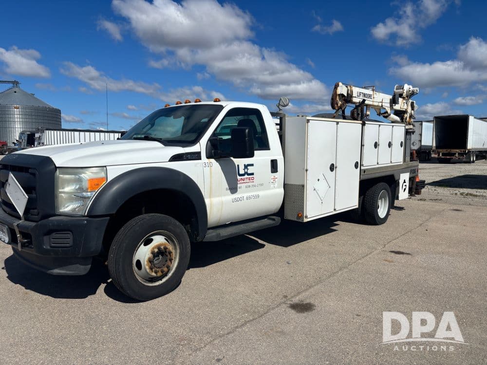 Image of Ford F-550 Primary image