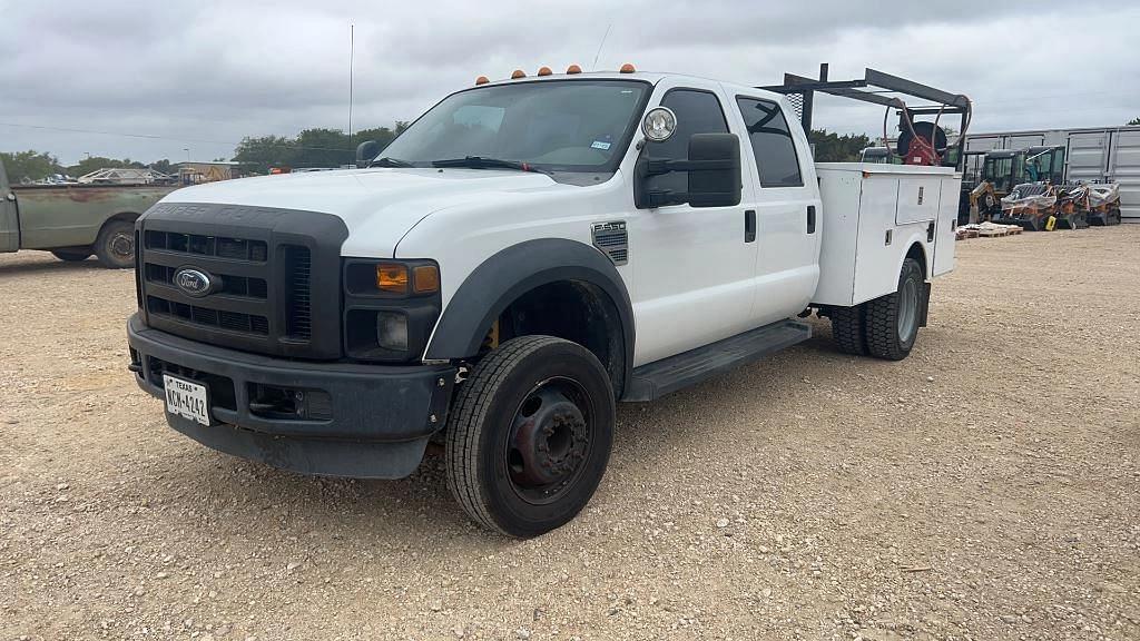 Image of Ford F-550 Primary image