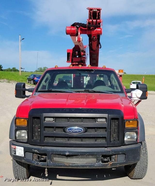 Image of Ford F-550 equipment image 1