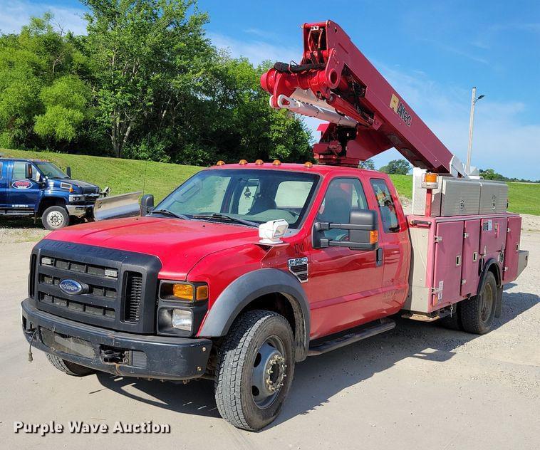 Image of Ford F-550 Primary image