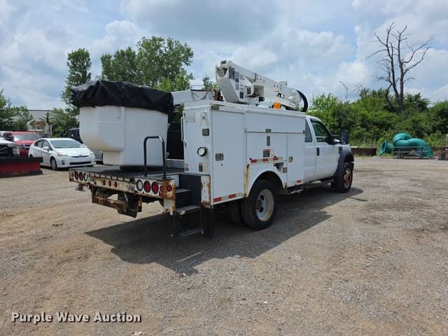 Image of Ford F-550 equipment image 4