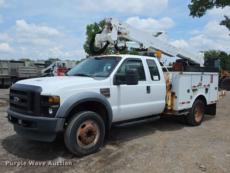 Image of Ford F-550 Primary image