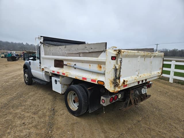 Image of Ford F-550 equipment image 2