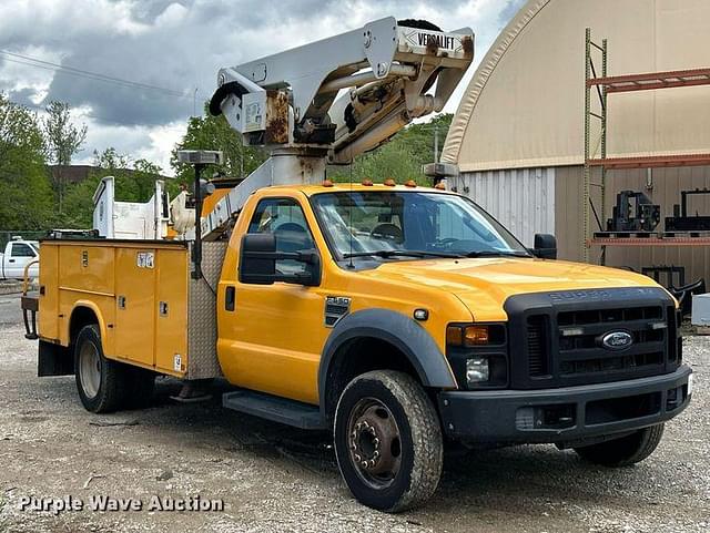 Image of Ford F-550 equipment image 2