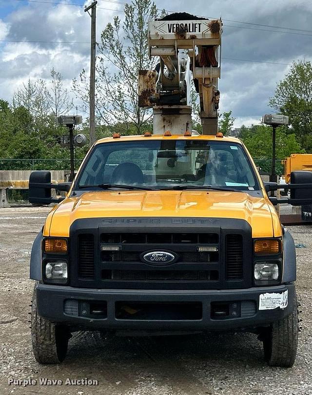 Image of Ford F-550 equipment image 1