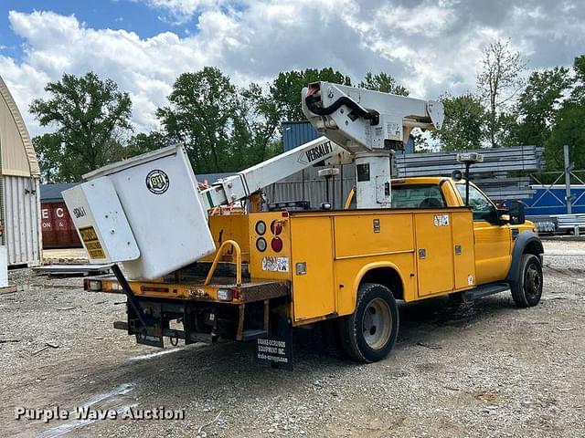 Image of Ford F-550 equipment image 4