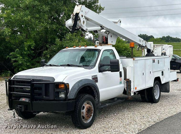 Image of Ford F-550 Primary image