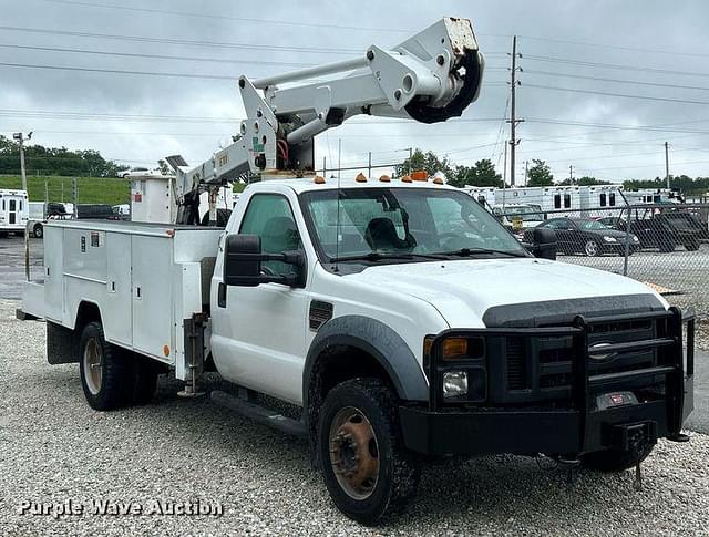 Image of Ford F-550 equipment image 2