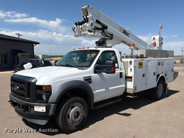 2009 Ford F-550 Equipment Image0