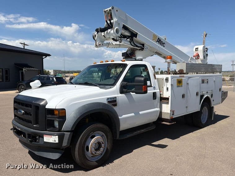 Image of Ford F-550 Primary image