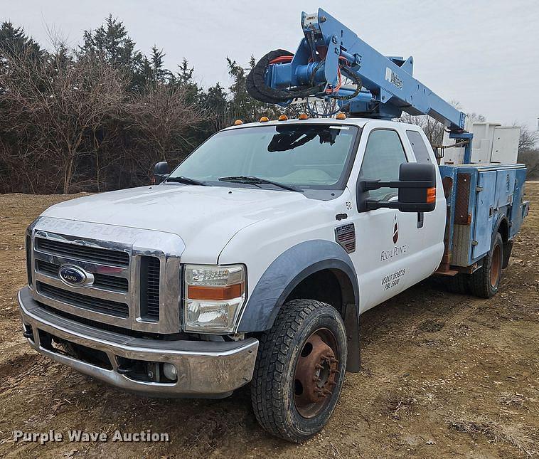 Image of Ford F-550 Primary image