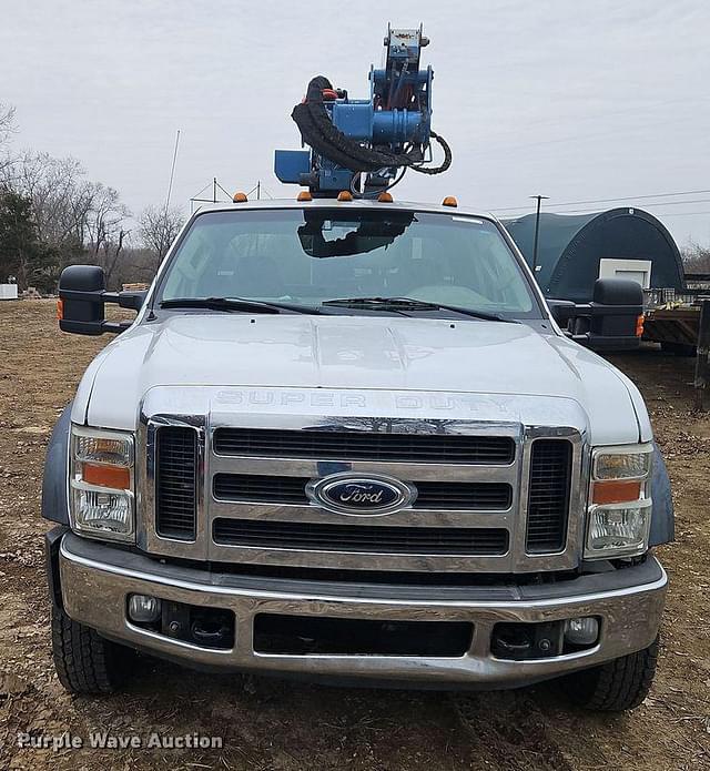 Image of Ford F-550 equipment image 1