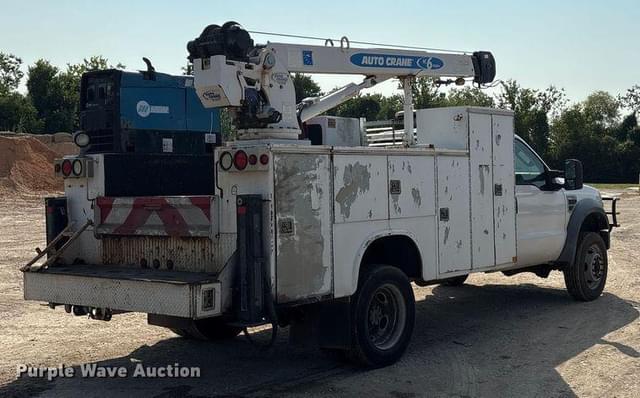 Image of Ford F-550 equipment image 4