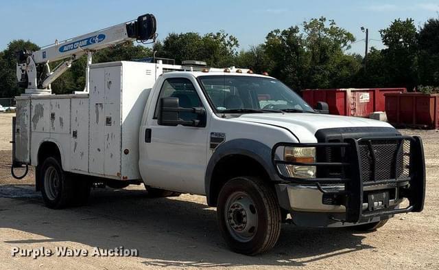 Image of Ford F-550 equipment image 2