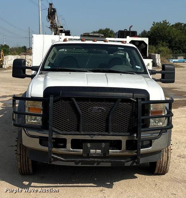 Image of Ford F-550 equipment image 1