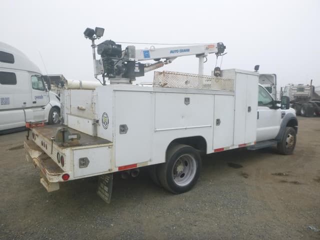 Image of Ford F-550 equipment image 2