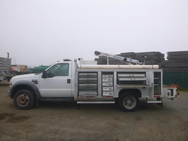 Image of Ford F-550 equipment image 4