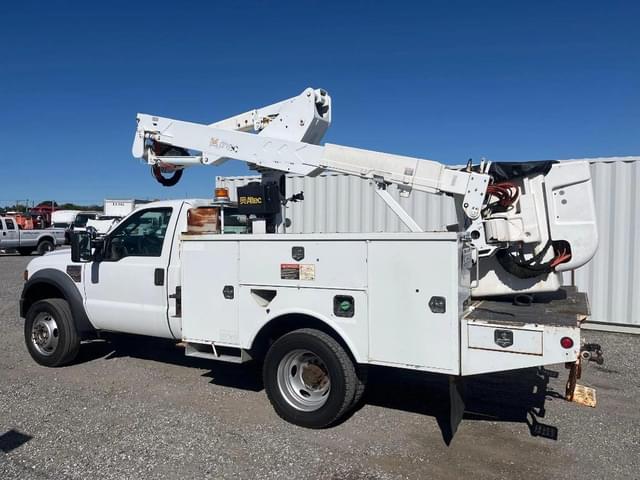 Image of Ford F-550 equipment image 1