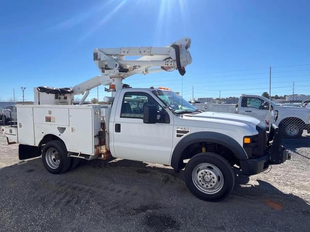 Image of Ford F-550 equipment image 3