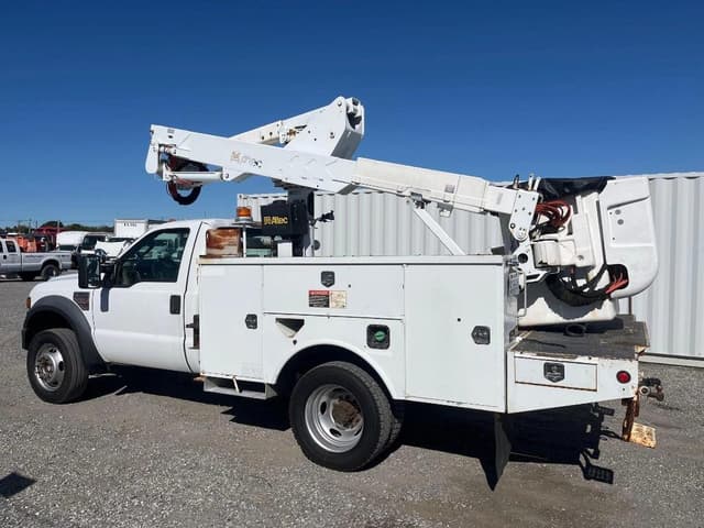 Image of Ford F-550 equipment image 1