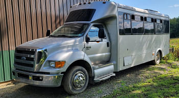 2009 Ford F-650 Equipment Image0