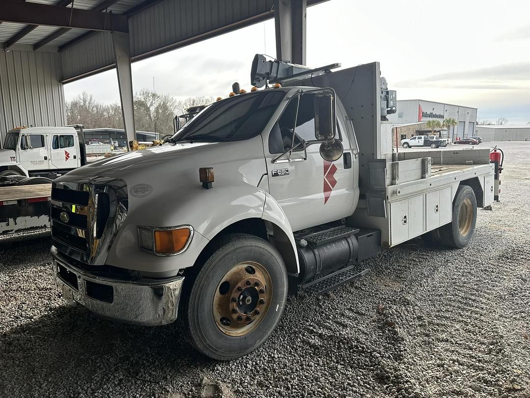 Image of Ford F-650 Primary image