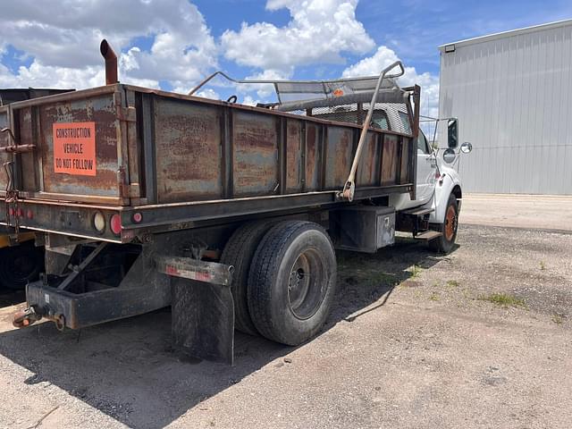 Image of Ford F-650 equipment image 3