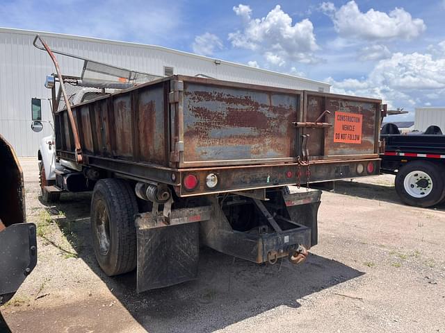 Image of Ford F-650 equipment image 2