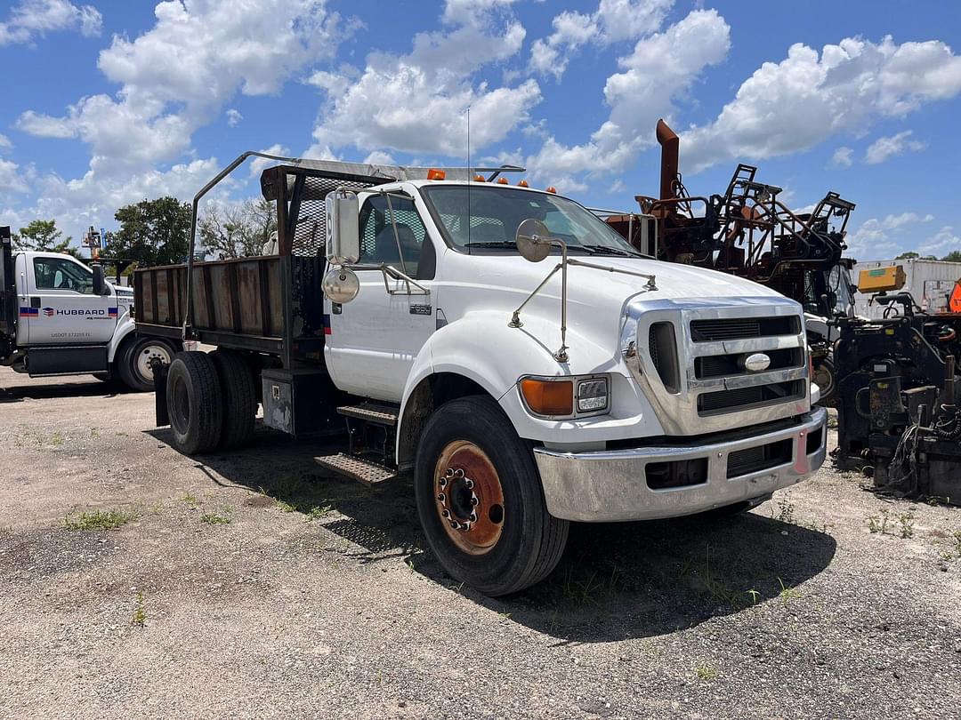 Image of Ford F-650 Primary image