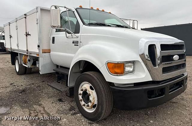 Image of Ford F-650 equipment image 2