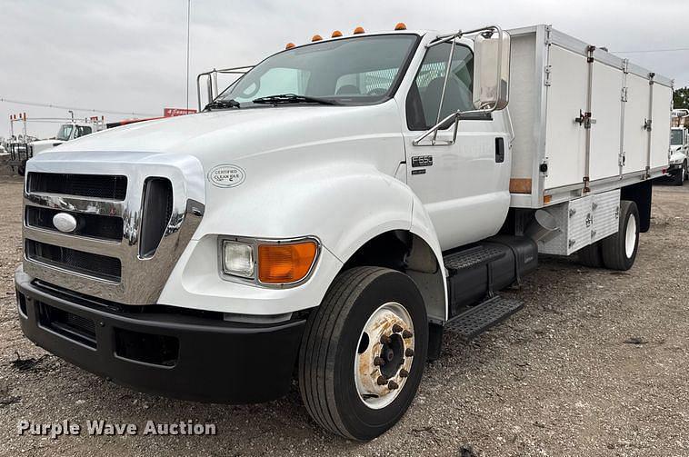 Image of Ford F-650 Primary image