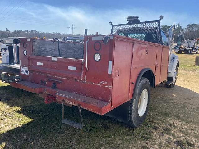 Image of Ford F-650 equipment image 2