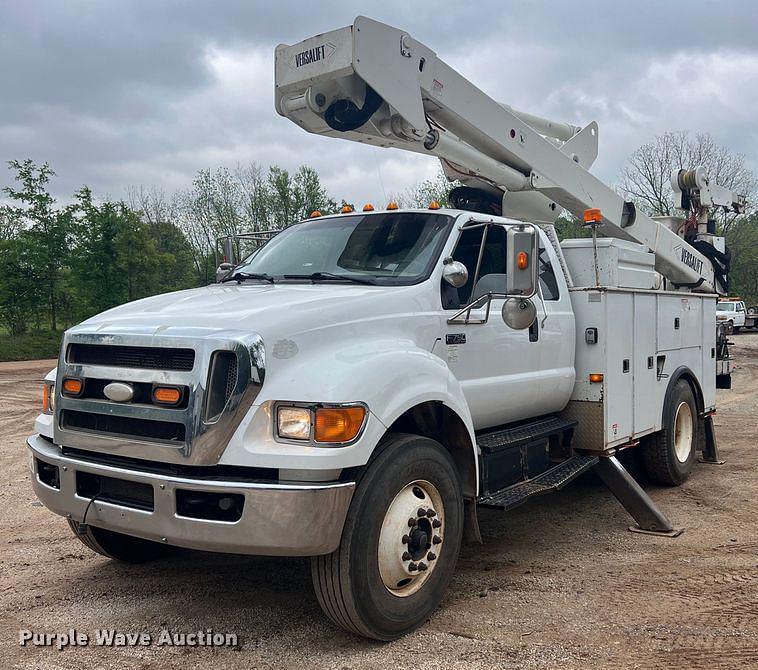 Image of Ford F-750 Primary image