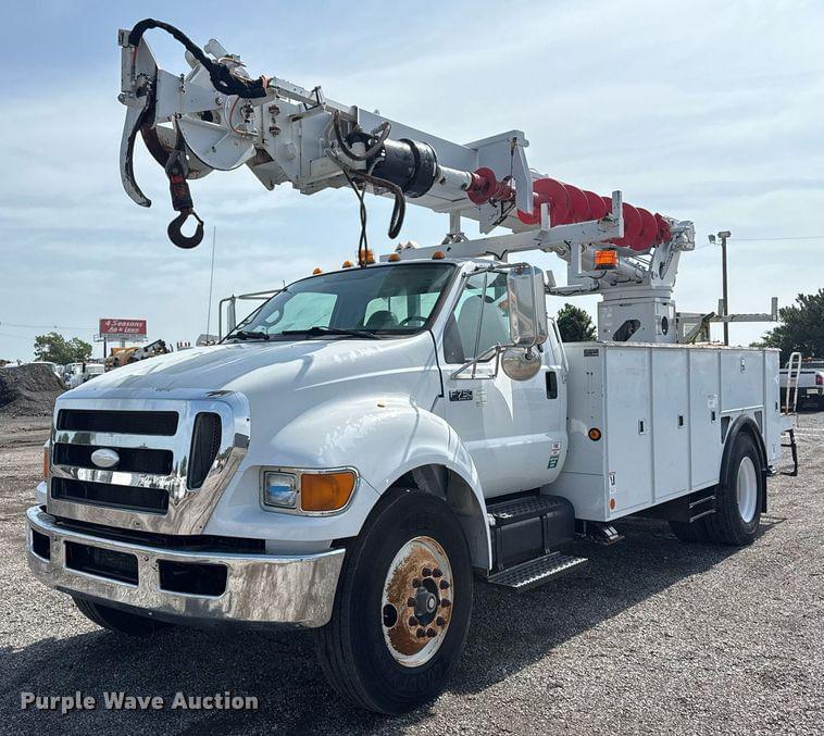 Image of Ford F-750 Primary image