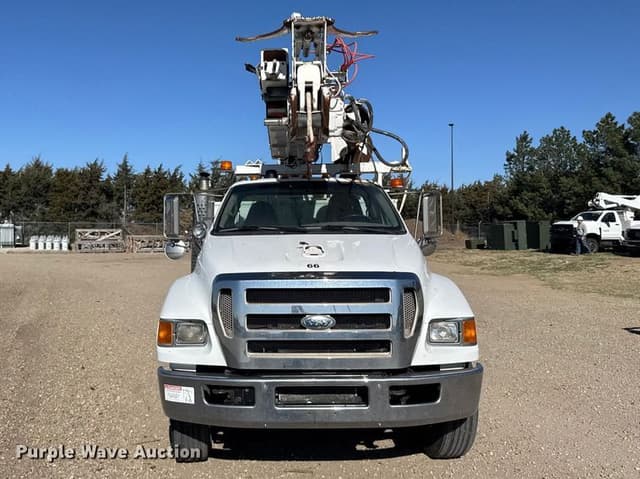 Image of Ford F-750 equipment image 1